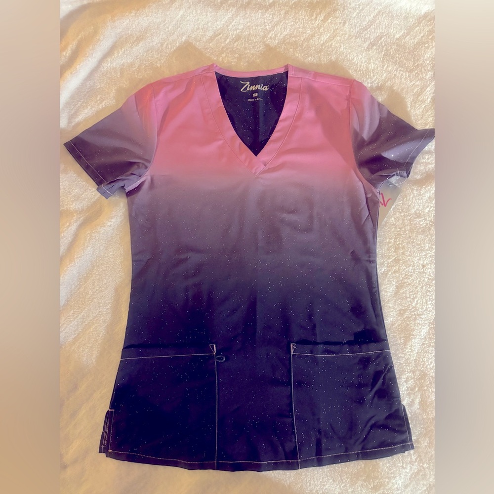 Scrub top bundle - Picture 4 of 4
